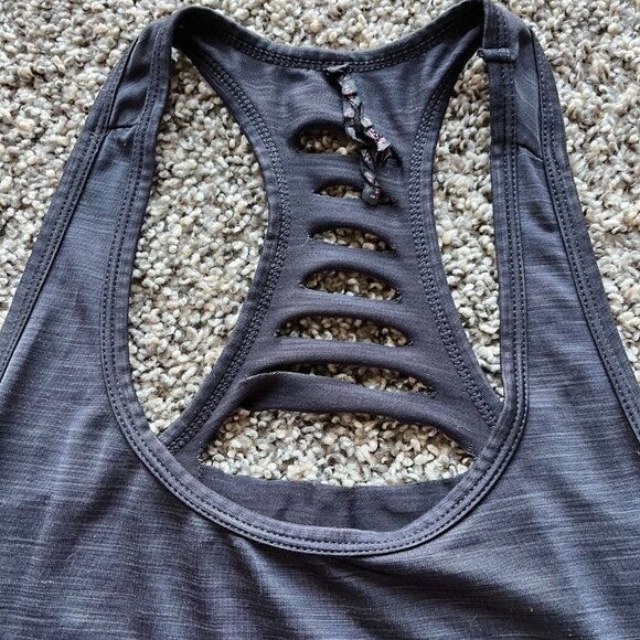 Betsey Johnson Athletic Tank Womens Small Grey Slitted Back Grunge Workout - Picture 2 of 5